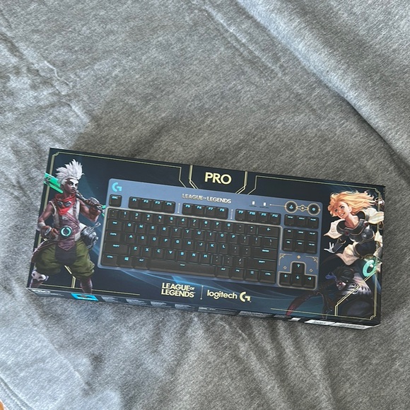 Logitech G Pro League of Legends Keyboard - Picture 2 of 9
